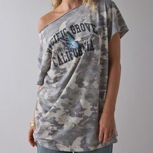 Urban Outfitters t shirt